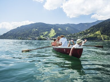 Fun on a family holiday at the lake in Austria | © Zell am See-Kaprun Tourismus