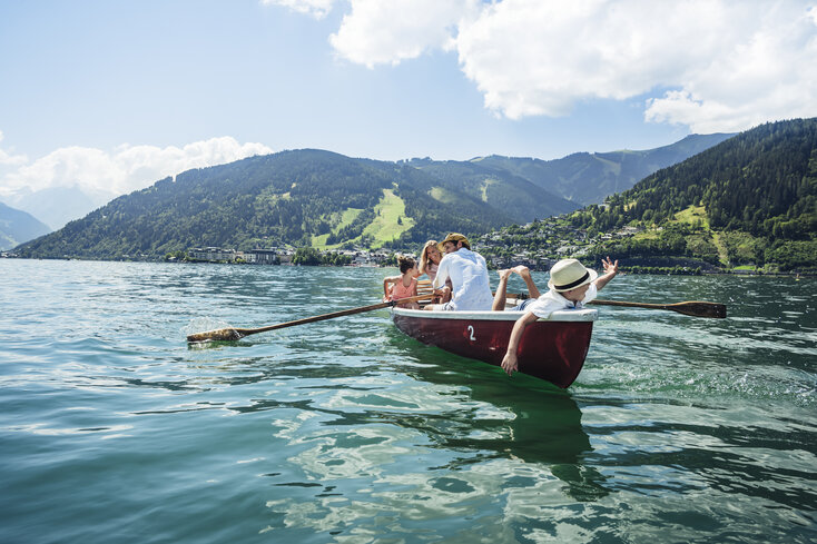 Fun on a family holiday at the lake in Austria | © Zell am See-Kaprun Tourismus