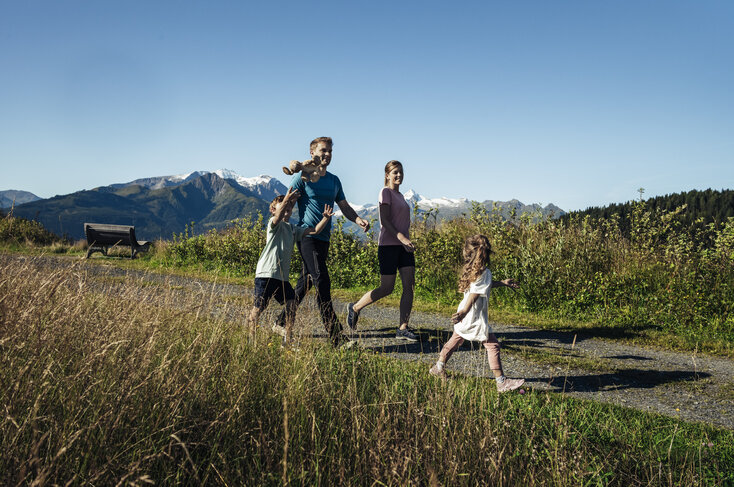 Hiking with children in Zell am See-Kaprun | © Zell am See-Kaprun Tourismus