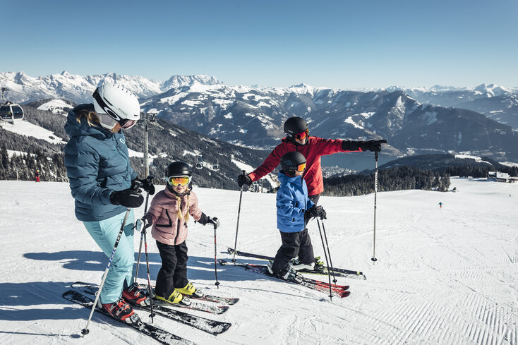 Skiing fun with the whole family in Zell am See-Kaprun | © Zell am See-Kaprun Tourismus