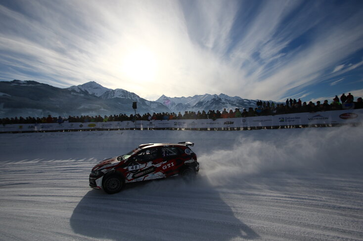 GTI at the GP Ice Race in Zell am See-Kaprun | © Zell am See-Kaprun Tourismus