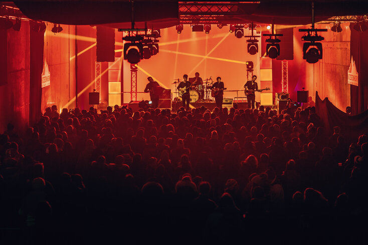 Die Band Granada zaubert eine lebhafte Stimmung in die Eröffnung der 3K  K-onnection  | © Kitzsteinhorn