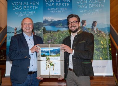 Certificates of honor from the Zell am See-Kaprun Tourist Association | © Zell am See-Kaprun Tourismus