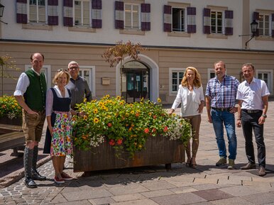 New flowers for the city centre of Zell am See | © Johannes Radlwimmer