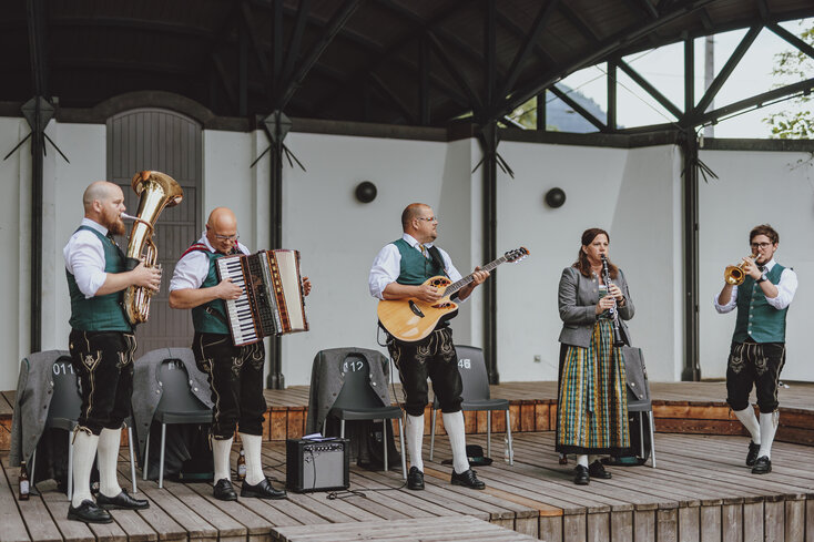 Local music Zell am See at the Magic Lake Show | © EXPA FEI
