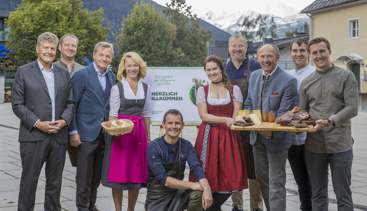 Opening picture in front of the Ferry Porsche Congress Center | © SalzburgerLand Tourismus