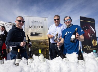 Ice Camp Tasting with Winery Müller, Stiegl-Gut Wildshut, Sparkling Wine Cellar Kattus and Red Bull Show Bartender | © Niki Faistauer