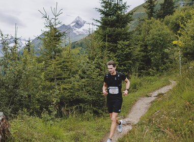 Landschaftsbild mit Läufer | © JFK