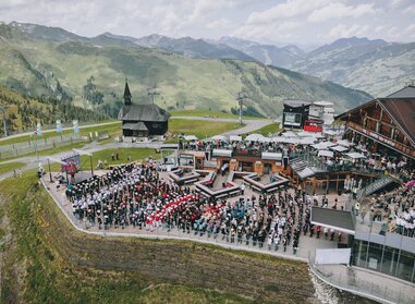 Around 700 line dancers dared to attempt the world record | © Zell am See-Kaprun Tourismus