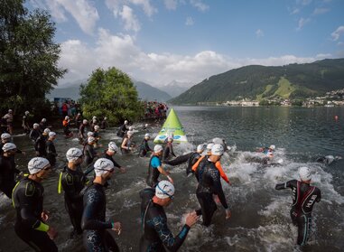 TriZell Swimming competition in crystal-clear Lake Zell | © Zell am See-Kaprun Tourismus