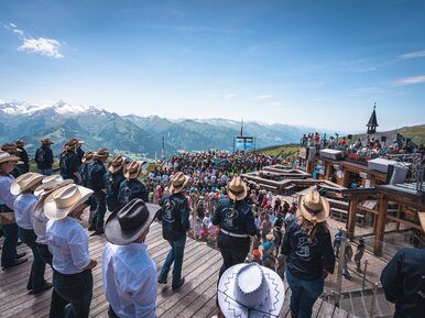 Line Dance AlpFestival im SalzburgerLand | © Zell am See-Kaprun Tourismus