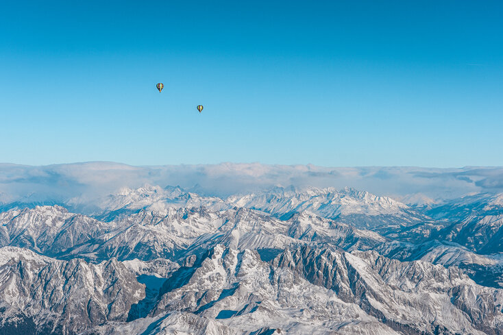 Over the mountains in a hot air balloon | © Zell am See-Kaprun Tourismus